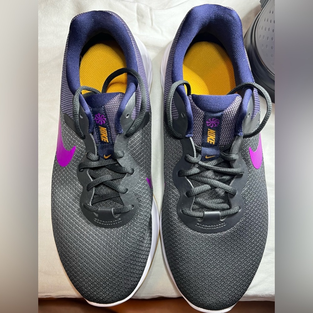 Nike Flex Experience Run, Size 10W
